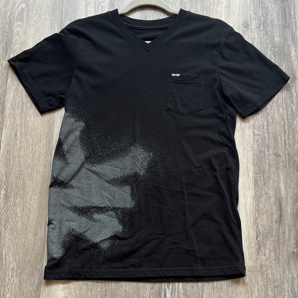 Zoo York Black and Gray Short Sleeve Tee Vee Neck w/front pocket medium no tag